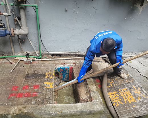 东英镇清掏化粪池