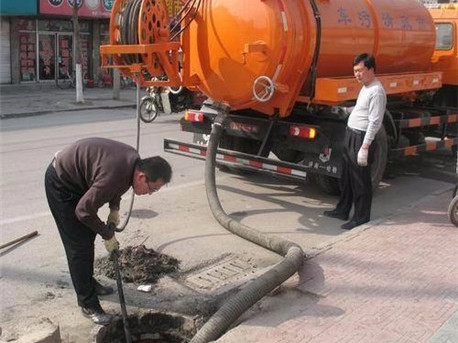 东英镇清掏化粪池，健康生活从这里开始